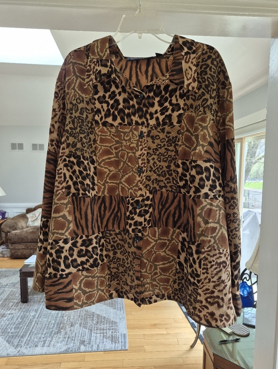 Susan Graver Tops - 2XL Susan Graver Style Animal/ Africa Print Blouse